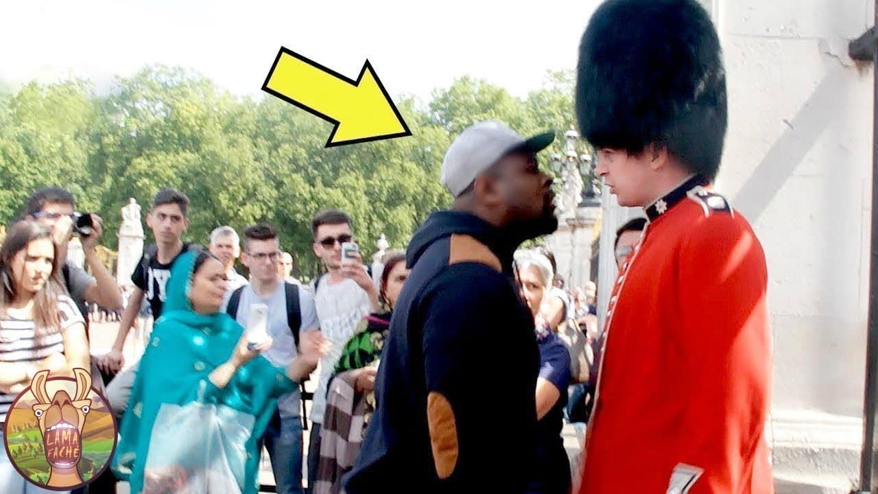 Statue de façade 7 lettres