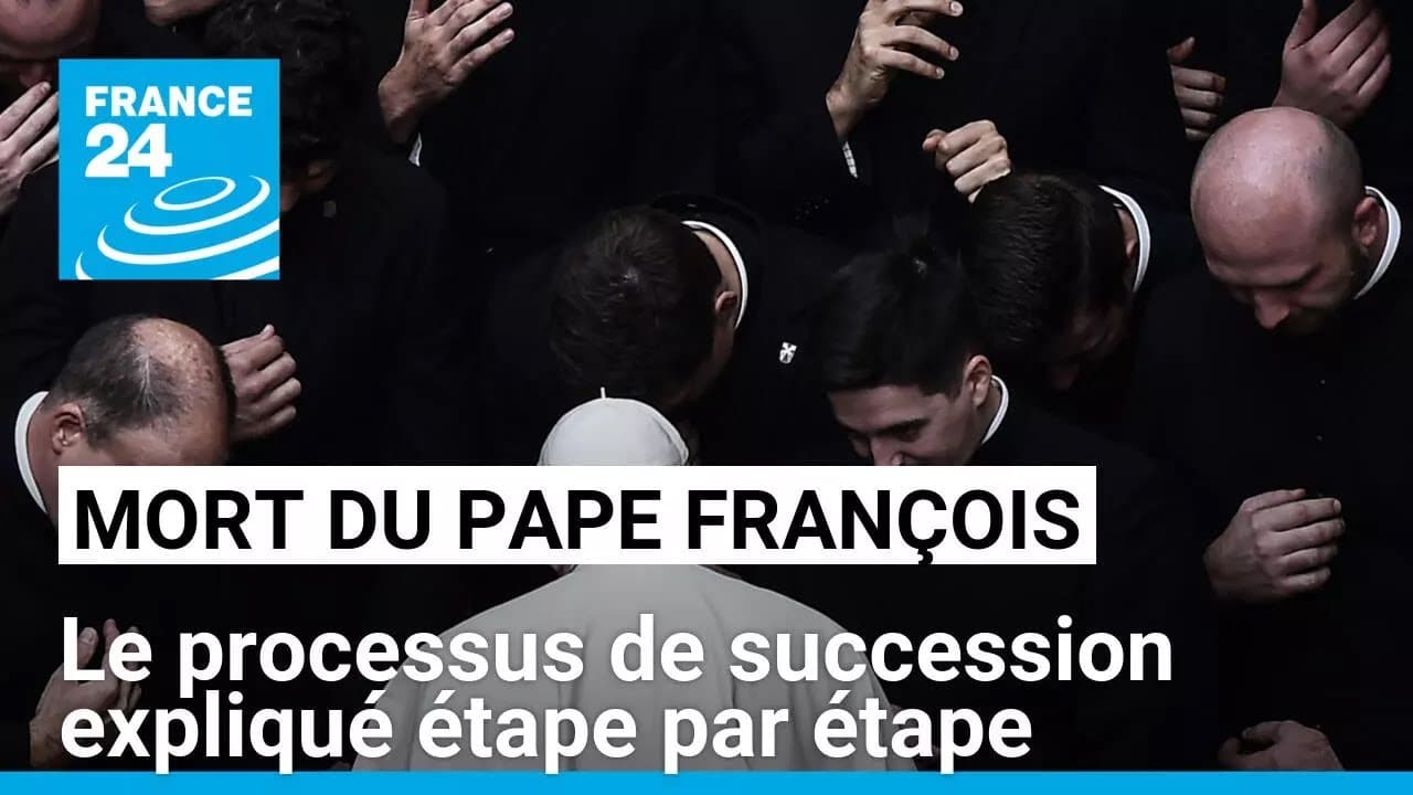 Qui remplace le pape a sa mort