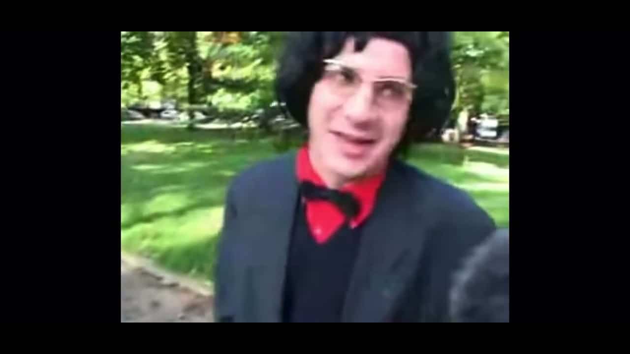 Il Comprend Rien Lui