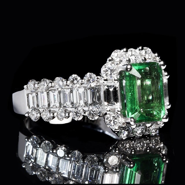 diamant emeraude precieuses
