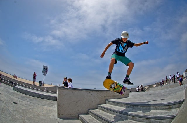 skateboard 497706 640