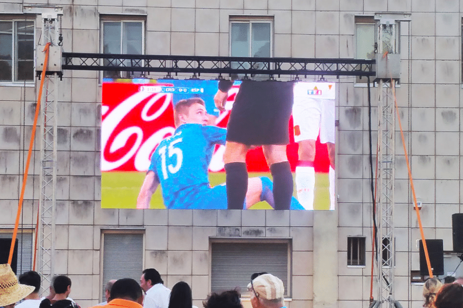 ecran led plein jour